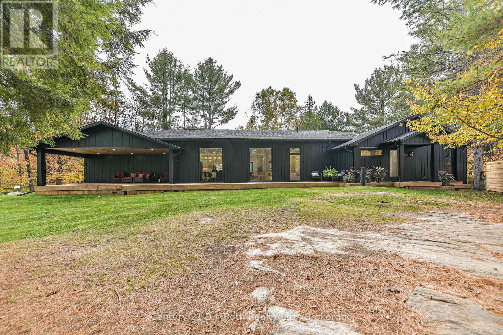 691 South Waseosa Lake Road, Huntsville, Ontario  P1H 2N5 - Photo 38 - X12473164