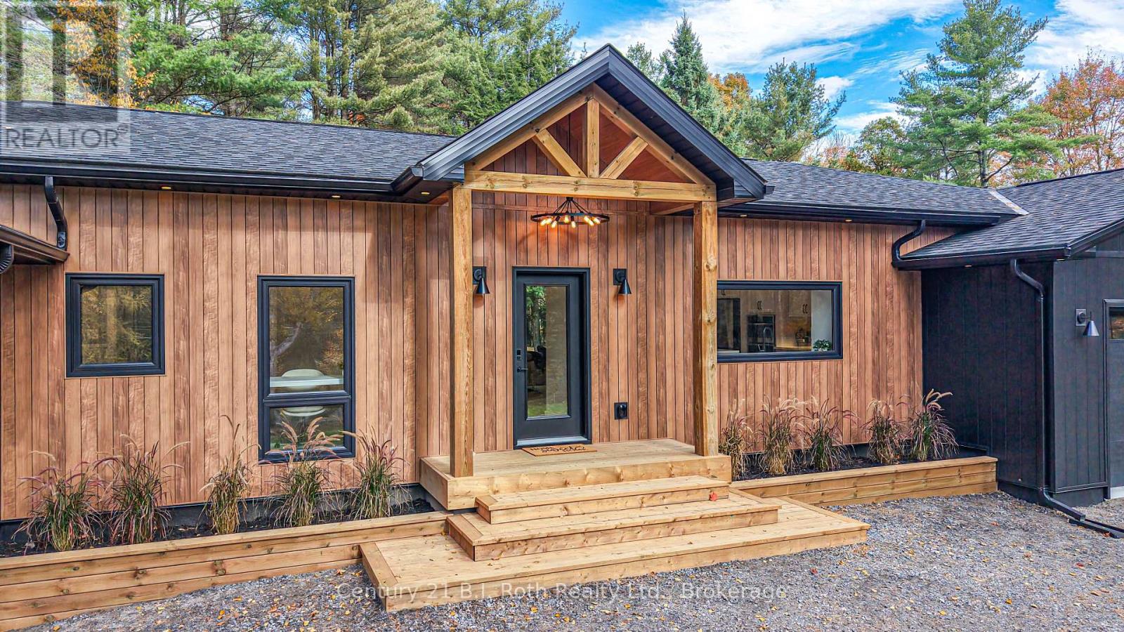 691 South Waseosa Lake Road, Huntsville, Ontario  P1H 2N5 - Photo 4 - X12473164