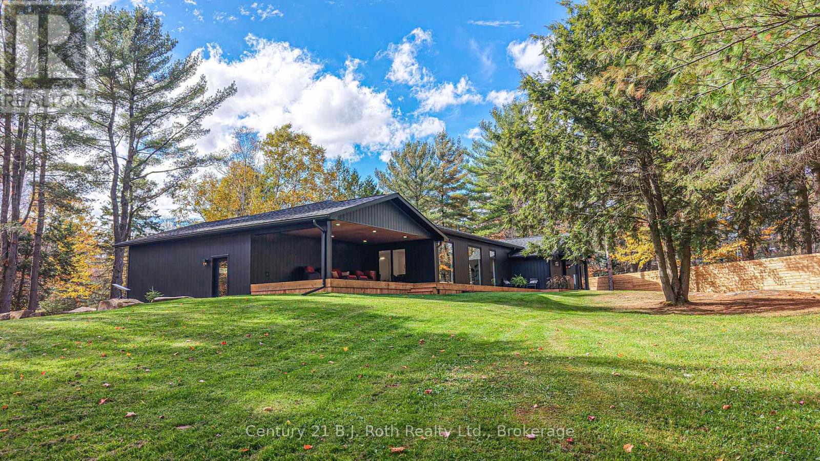 691 South Waseosa Lake Road, Huntsville, Ontario  P1H 2N5 - Photo 40 - X12473164