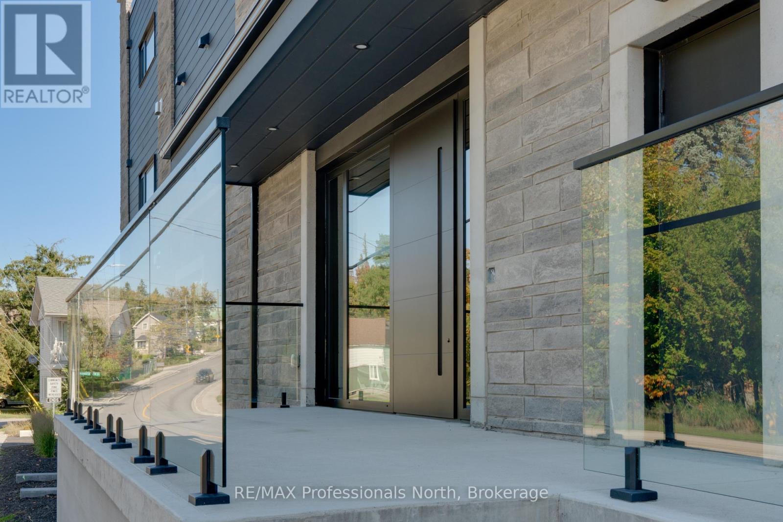 101 - 32 Brunel Road, Huntsville, Ontario  P1H 1P5 - Photo 11 - X12475515