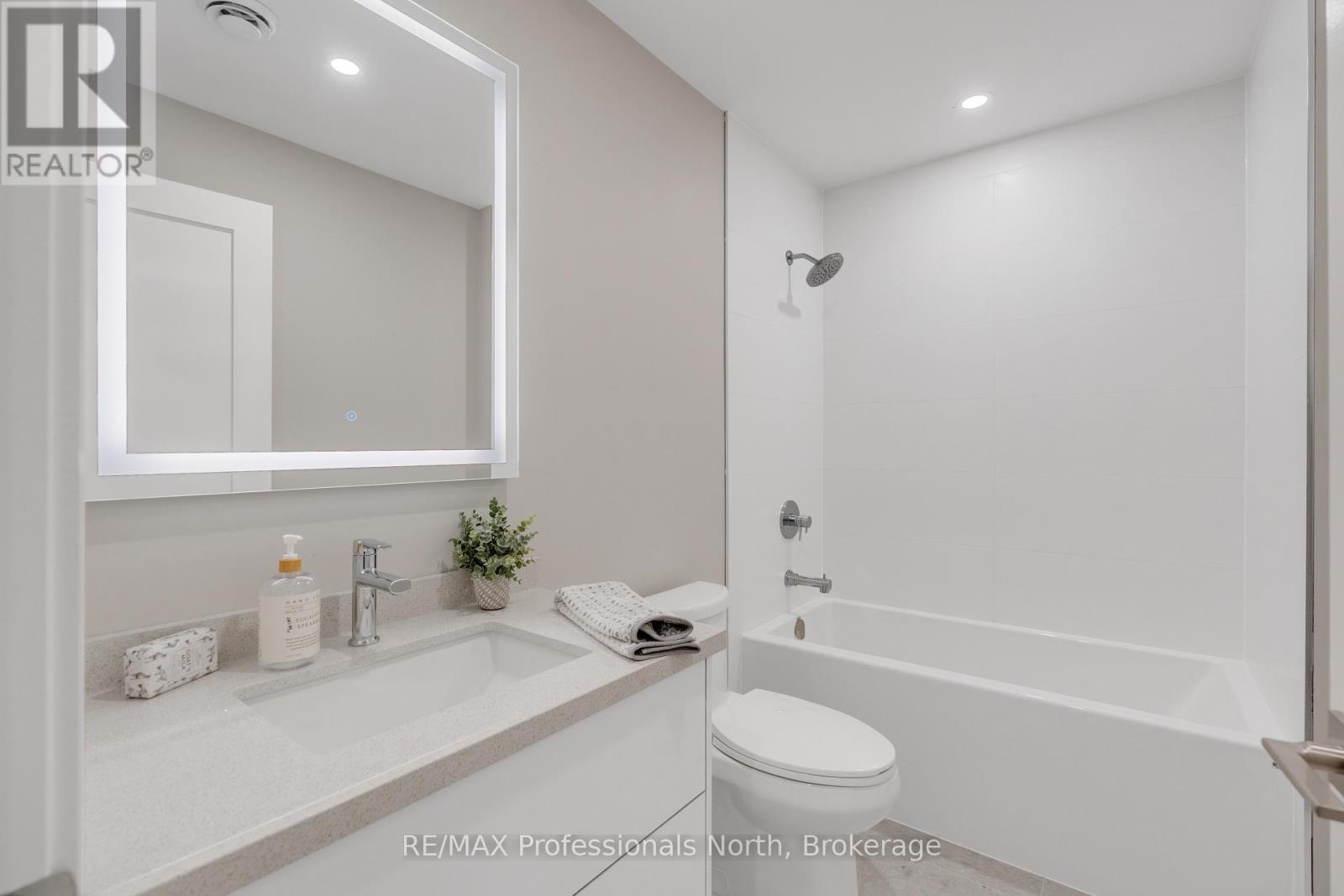 201 - 32 Brunel Road, Huntsville, Ontario  P1H 1P5 - Photo 23 - X12475529