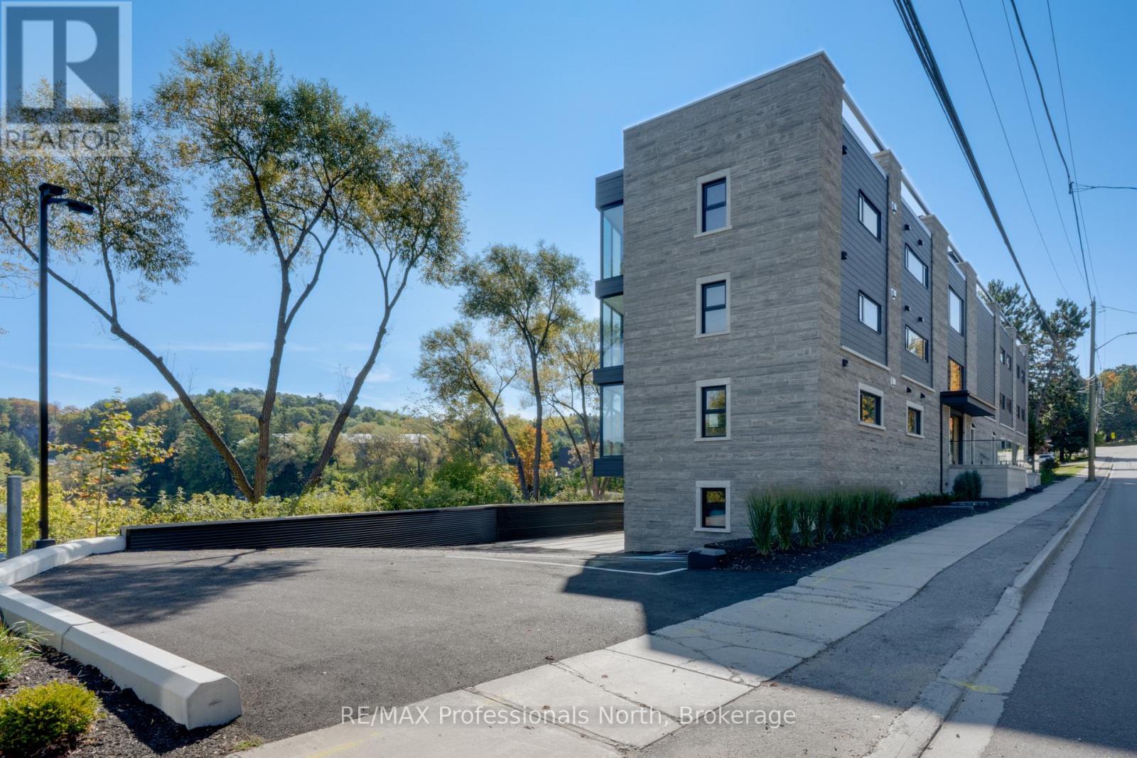 201 - 32 Brunel Road, Huntsville, Ontario  P1H 1P5 - Photo 7 - X12475529