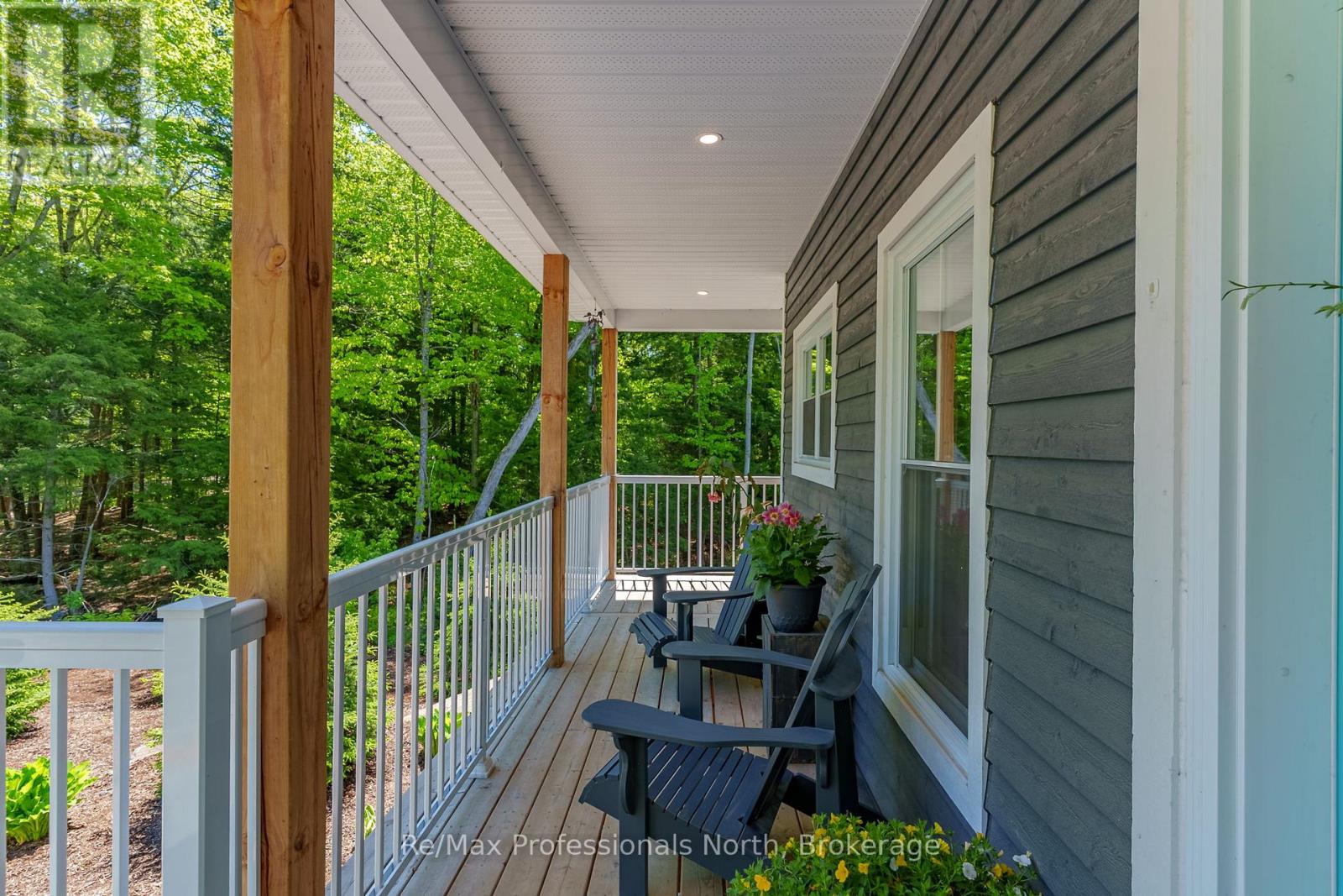 1076 Xavier Street, Gravenhurst, Ontario  P0E 1G0 - Photo 12 - X12477793