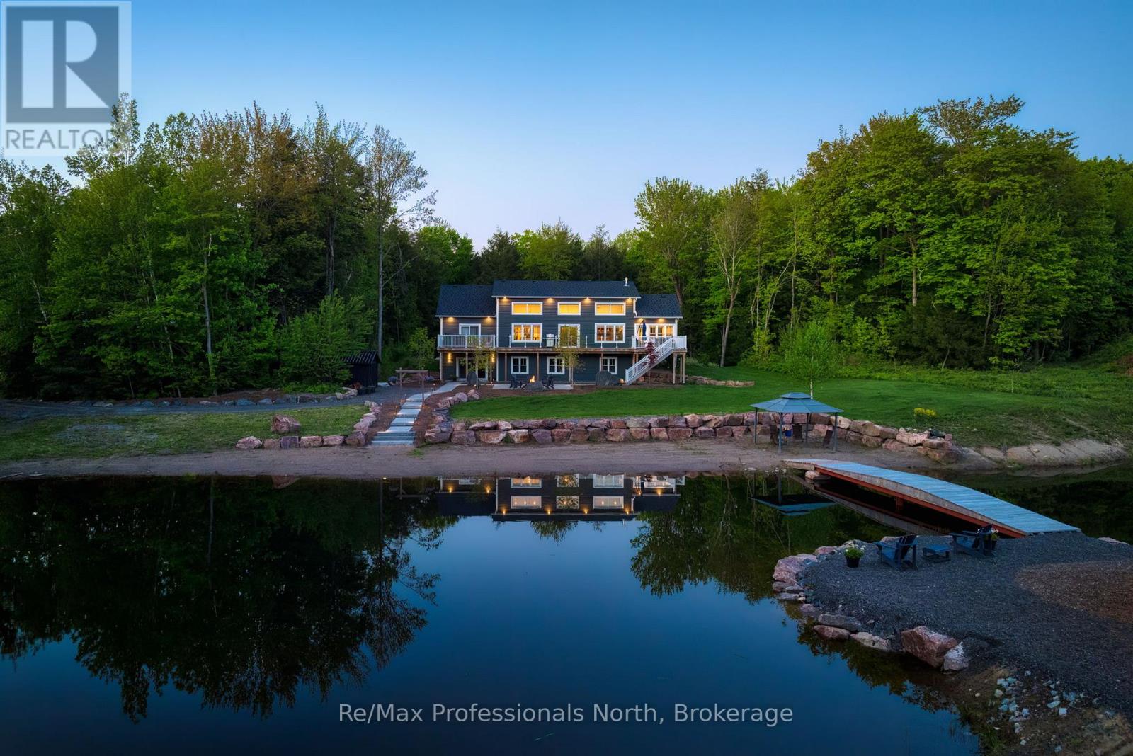 1076 Xavier Street, Gravenhurst, Ontario  P0E 1G0 - Photo 2 - X12477793