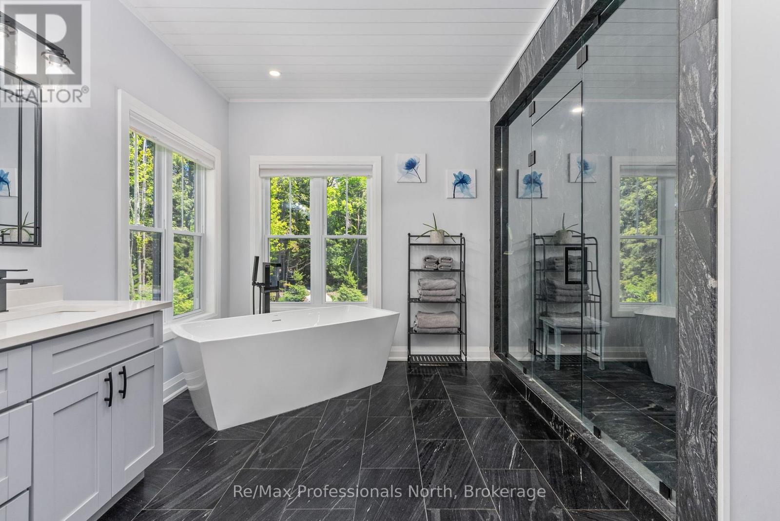 1076 Xavier Street, Gravenhurst, Ontario  P0E 1G0 - Photo 30 - X12477793