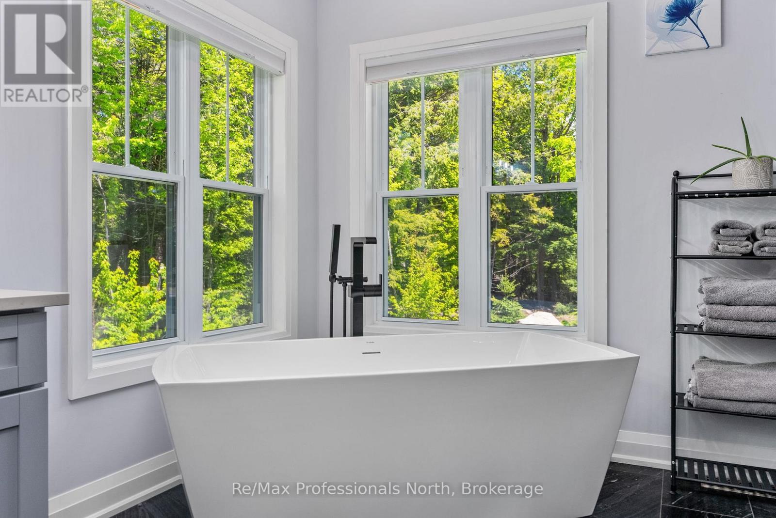 1076 Xavier Street, Gravenhurst, Ontario  P0E 1G0 - Photo 31 - X12477793