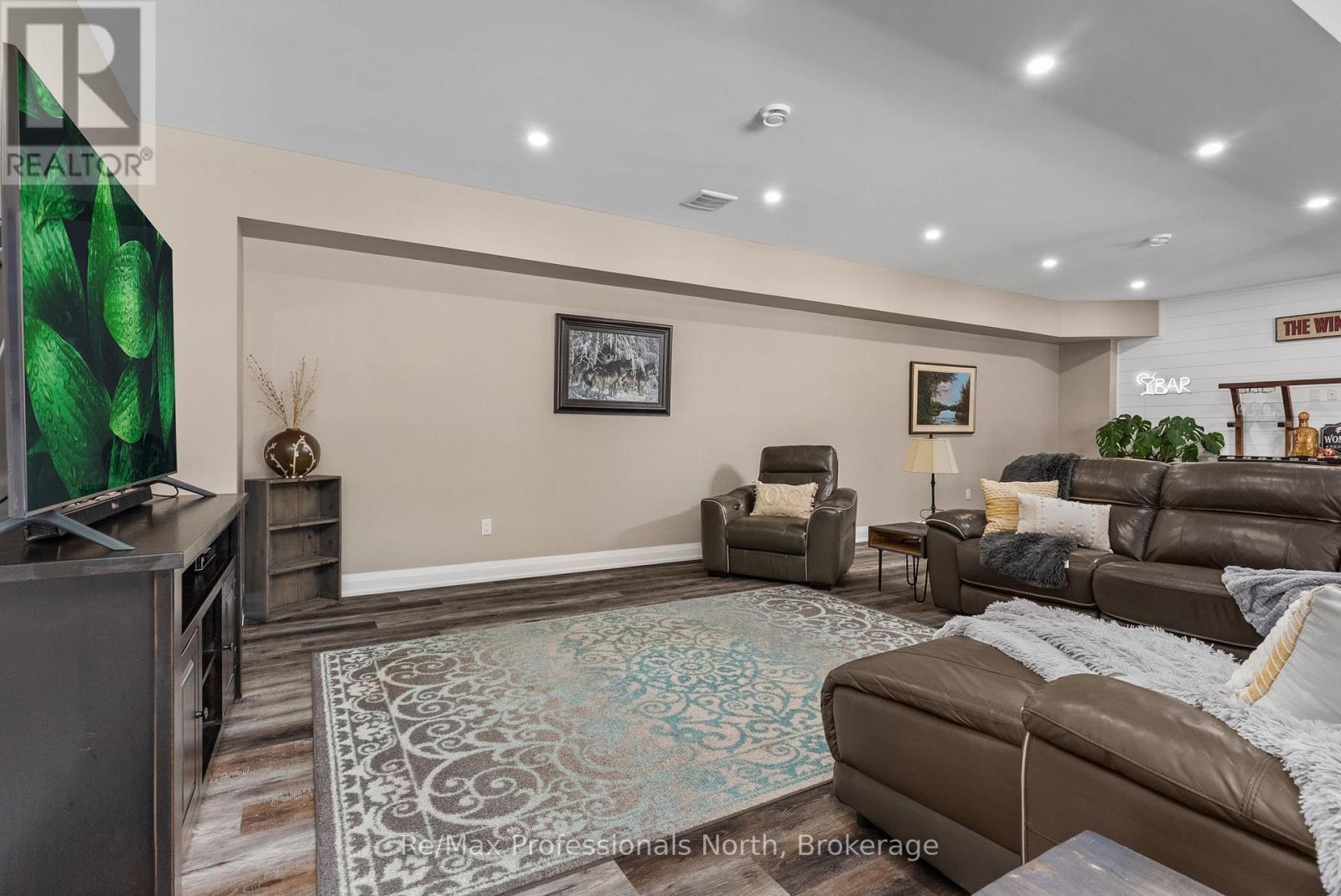 1076 Xavier Street, Gravenhurst, Ontario  P0E 1G0 - Photo 34 - X12477793