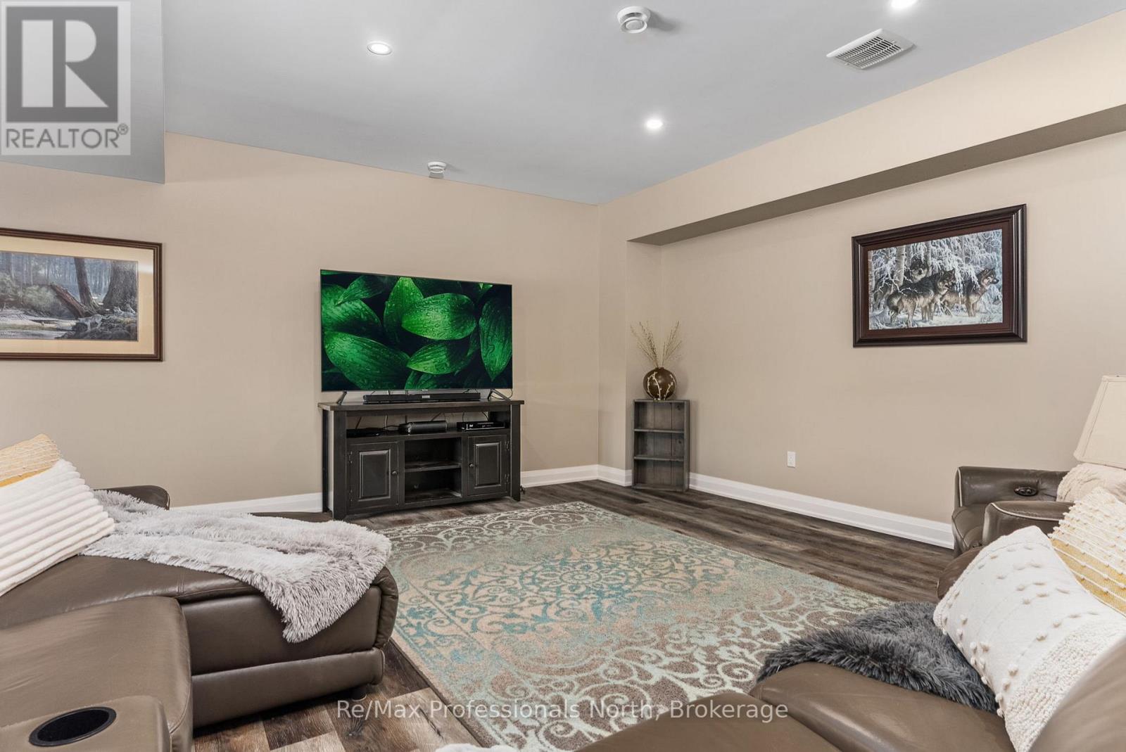 1076 Xavier Street, Gravenhurst, Ontario  P0E 1G0 - Photo 35 - X12477793