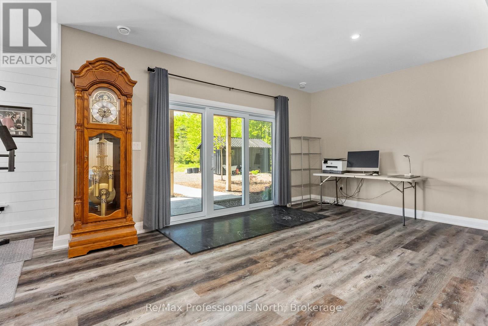 1076 Xavier Street, Gravenhurst, Ontario  P0E 1G0 - Photo 37 - X12477793