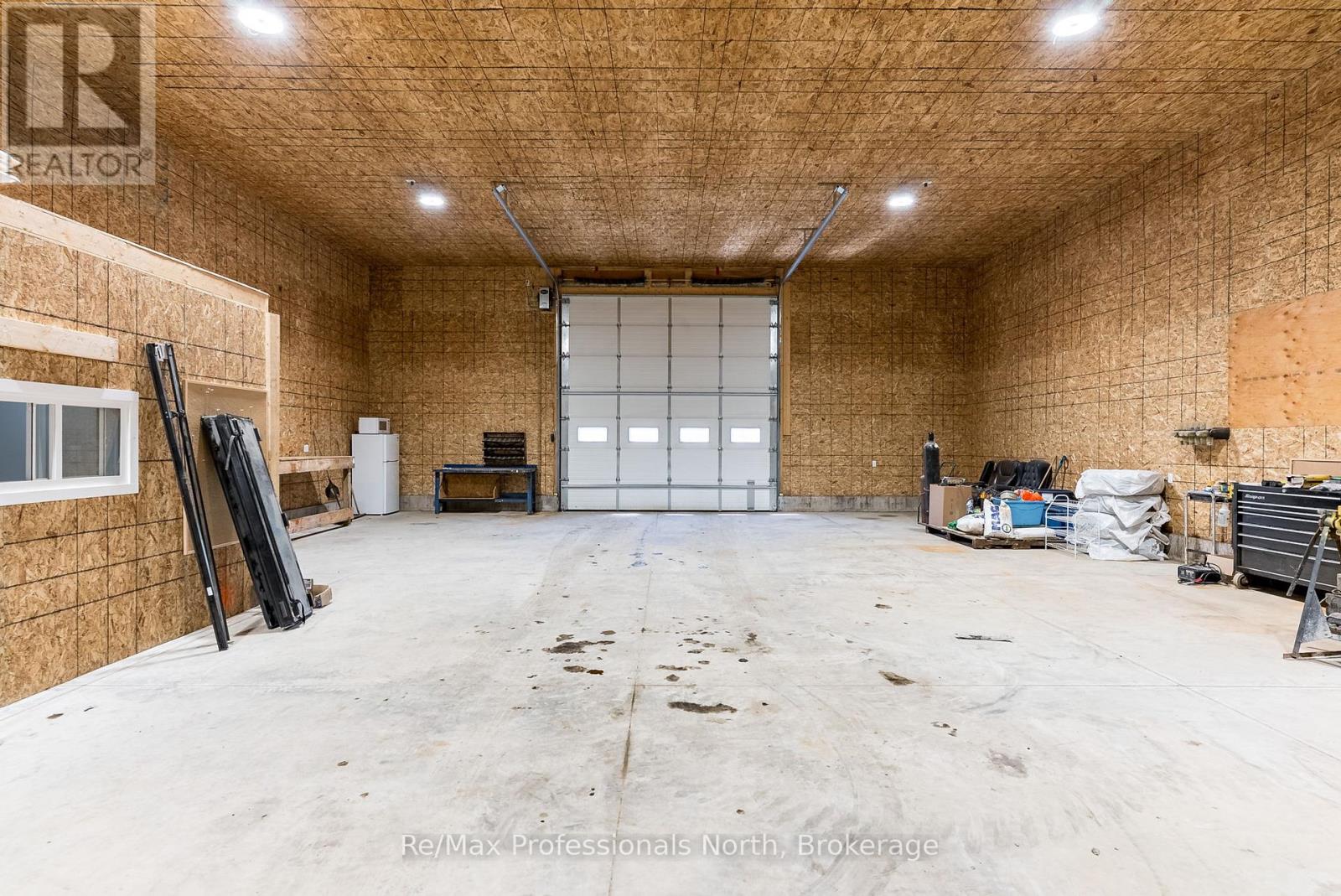 1076 Xavier Street, Gravenhurst, Ontario  P0E 1G0 - Photo 43 - X12477793