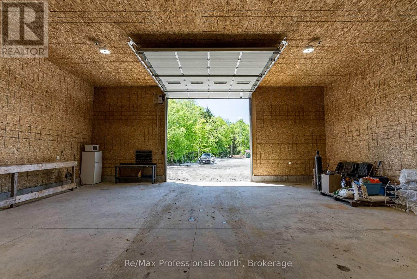 1076 Xavier Street, Gravenhurst, Ontario  P0E 1G0 - Photo 44 - X12477793