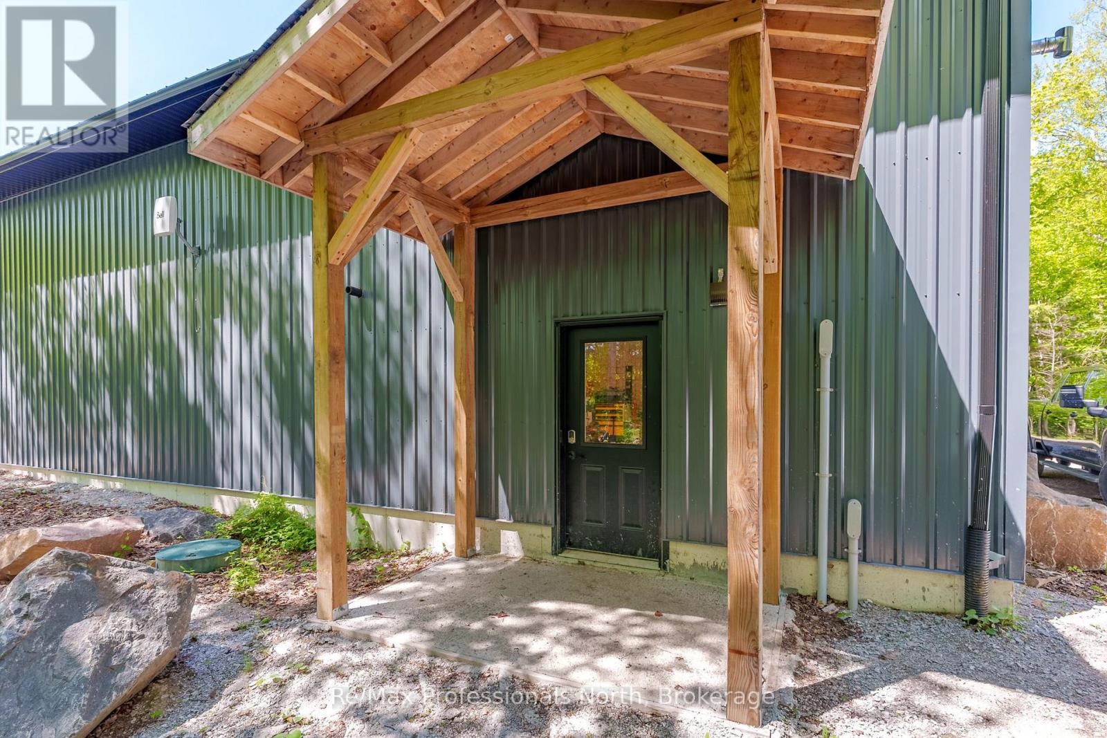 1076 Xavier Street, Gravenhurst, Ontario  P0E 1G0 - Photo 45 - X12477793