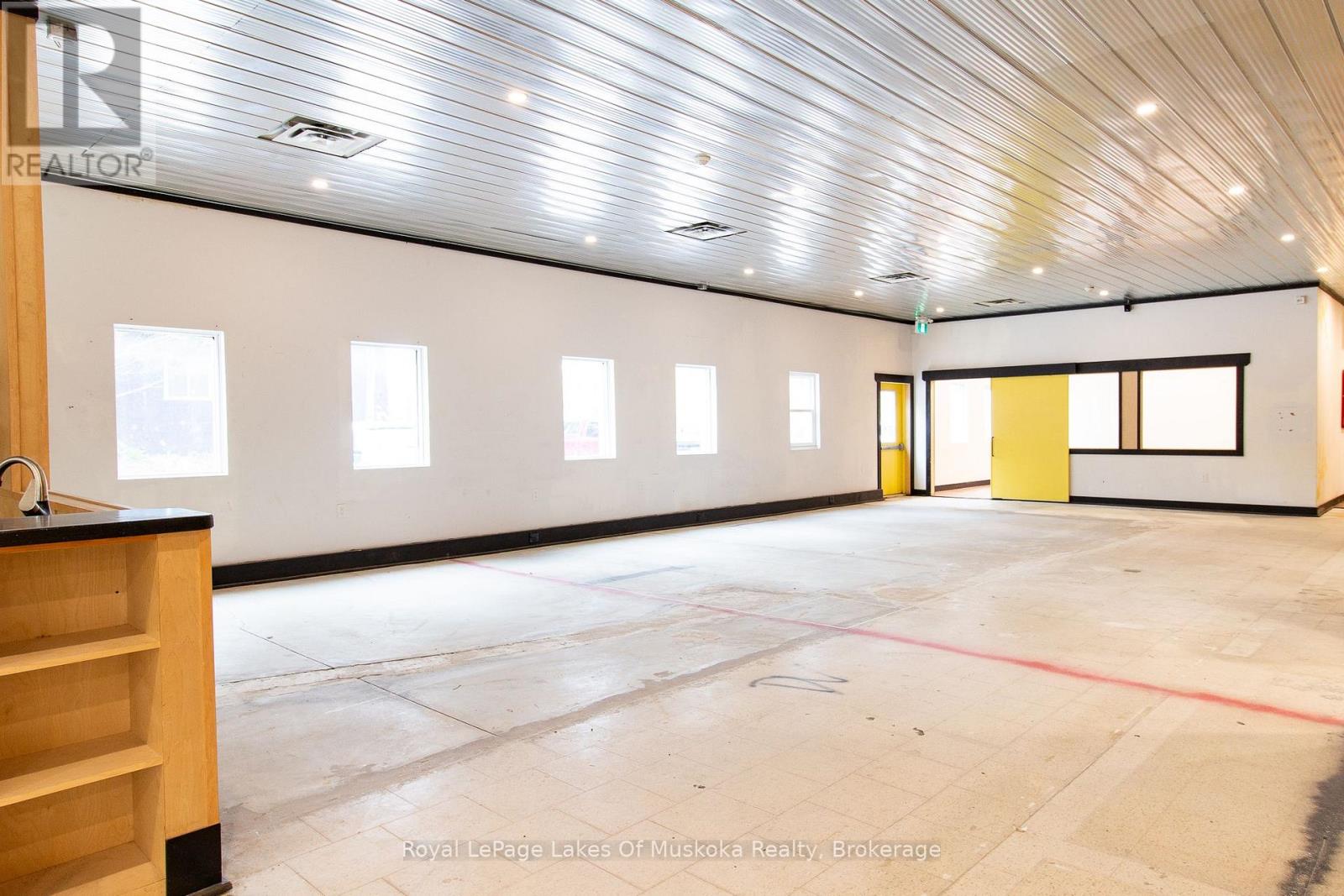 227 Wellington Street, Bracebridge, Ontario  P1L 1C1 - Photo 10 - X12478623