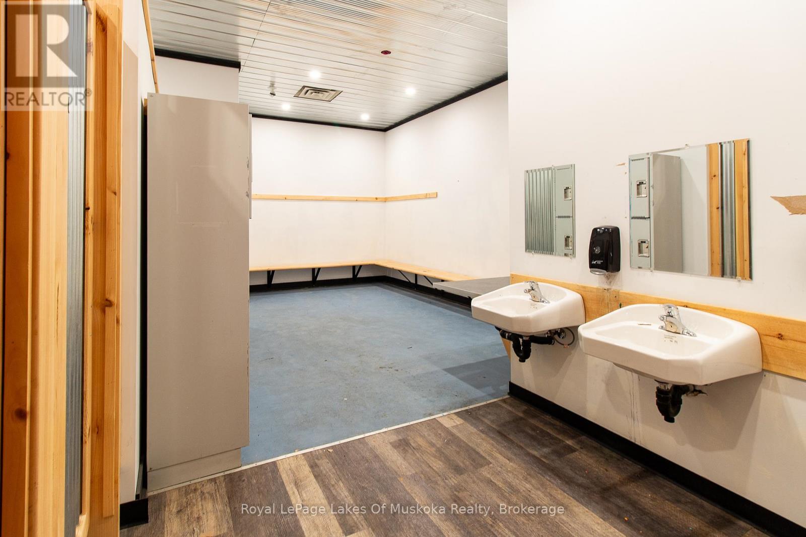 227 Wellington Street, Bracebridge, Ontario  P1L 1C1 - Photo 14 - X12478623