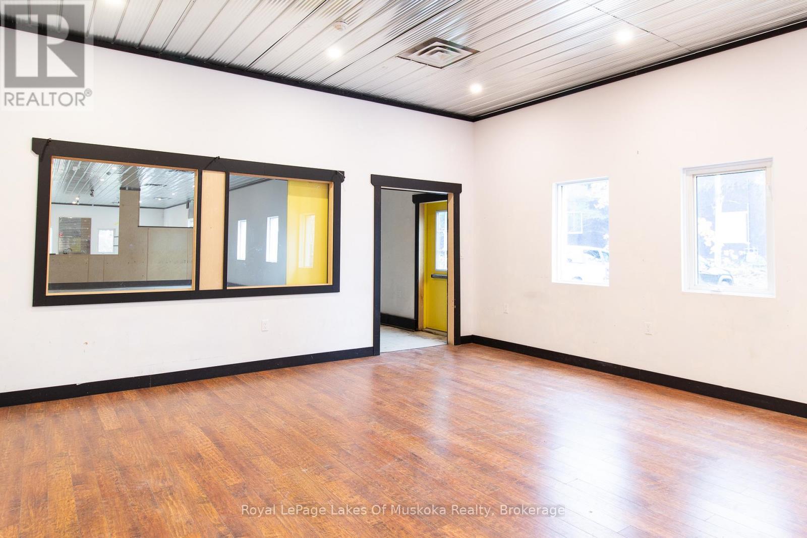 227 Wellington Street, Bracebridge, Ontario  P1L 1C1 - Photo 17 - X12478623