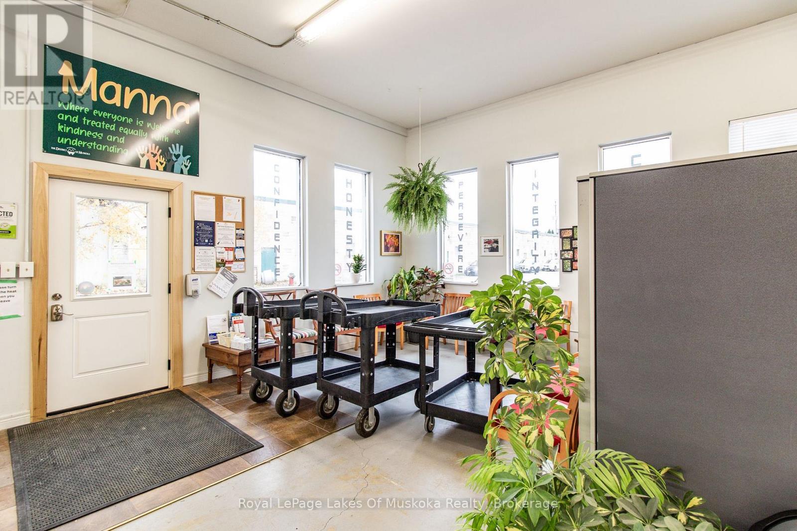 227 Wellington Street, Bracebridge, Ontario  P1L 1C1 - Photo 36 - X12478623