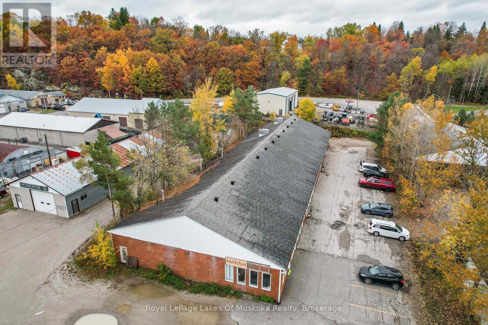 227 Wellington Street, Bracebridge, Ontario  P1L 1C1 - Photo 4 - X12478623