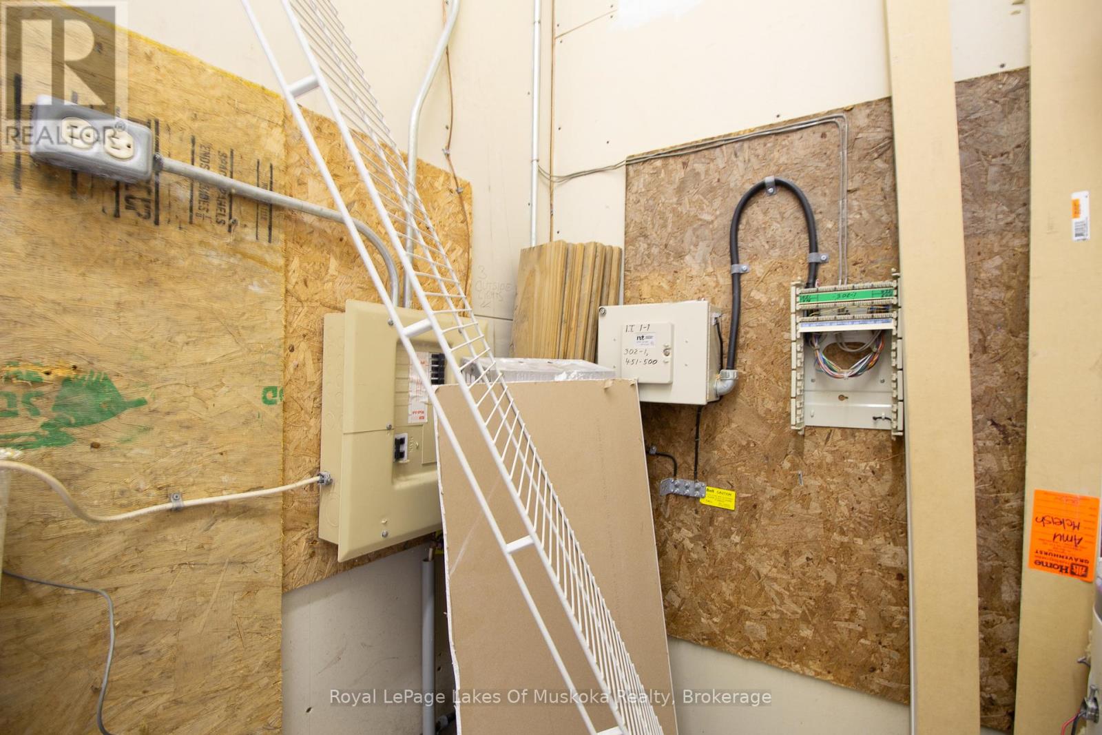 227 Wellington Street, Bracebridge, Ontario  P1L 1C1 - Photo 49 - X12478623