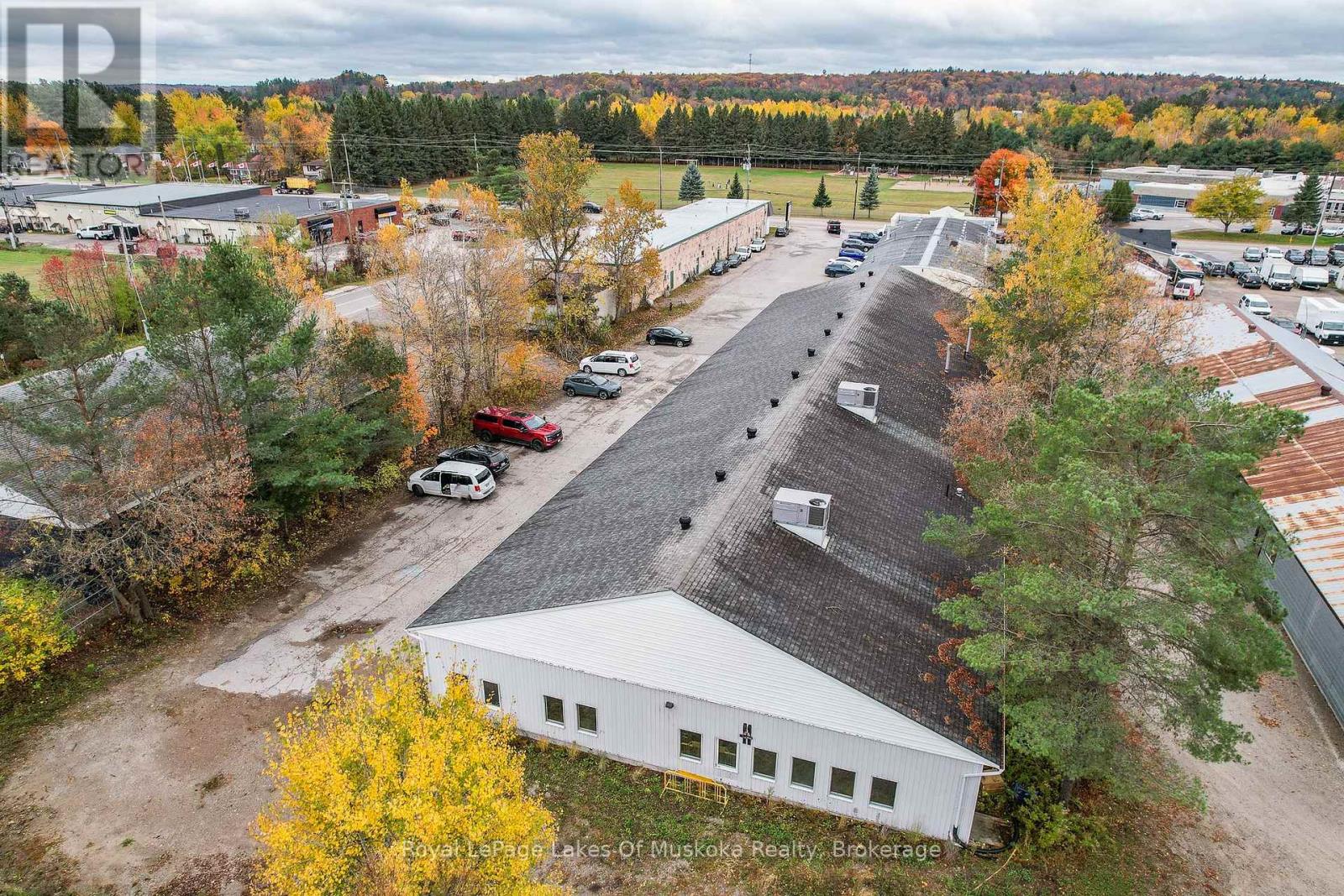 227 Wellington Street, Bracebridge, Ontario  P1L 1C1 - Photo 5 - X12478623