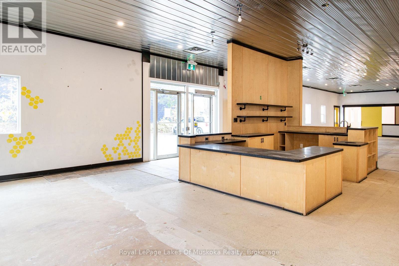 227 Wellington Street, Bracebridge, Ontario  P1L 1C1 - Photo 7 - X12478623