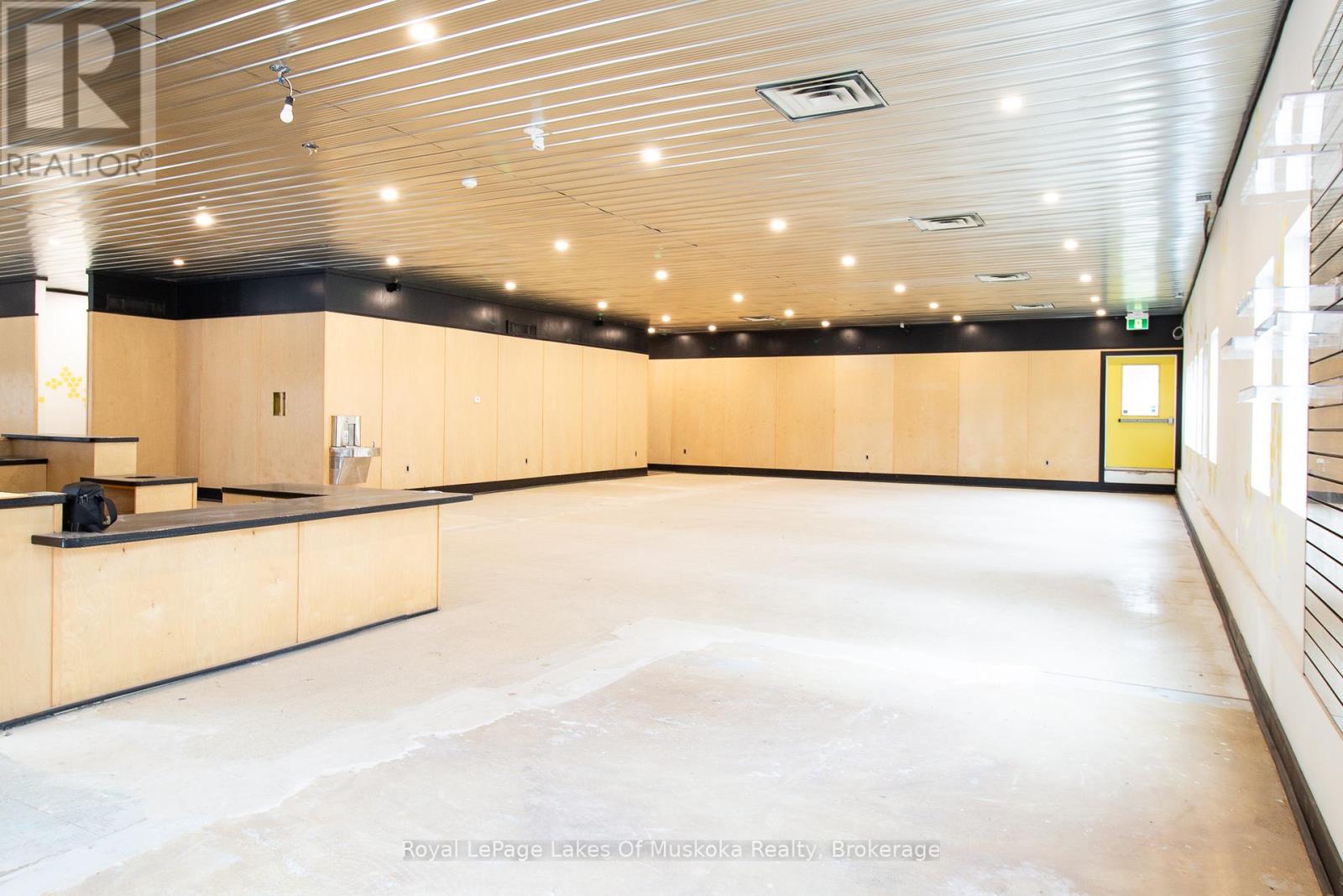 227 Wellington Street, Bracebridge, Ontario  P1L 1C1 - Photo 8 - X12478623