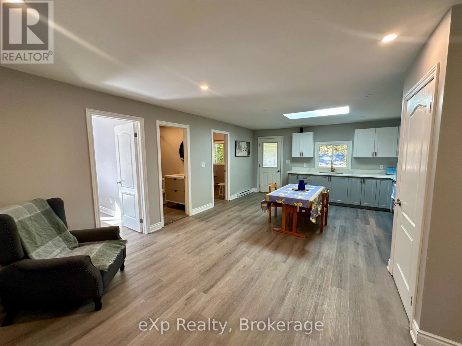 61 Robert Road W, Huntsville, Ontario  P1H 1L4 - Photo 11 - X12479184