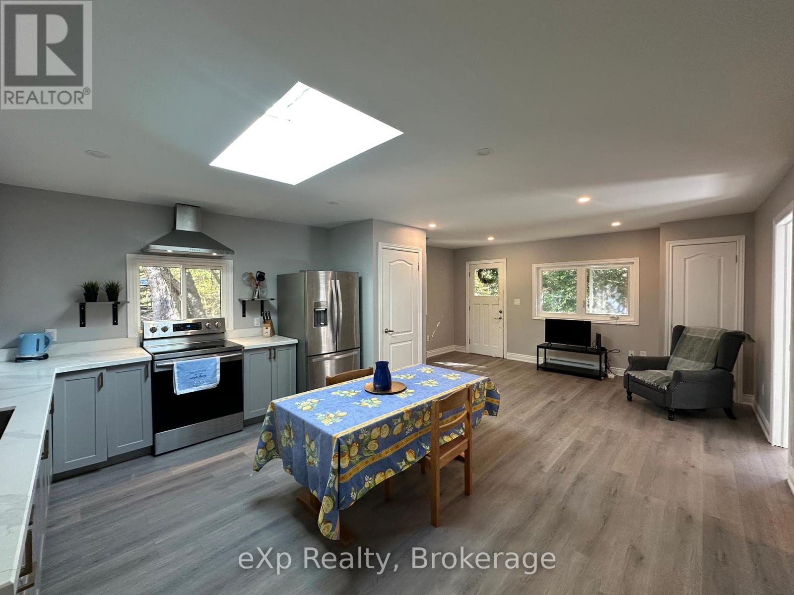 61 Robert Road W, Huntsville, Ontario  P1H 1L4 - Photo 12 - X12479184