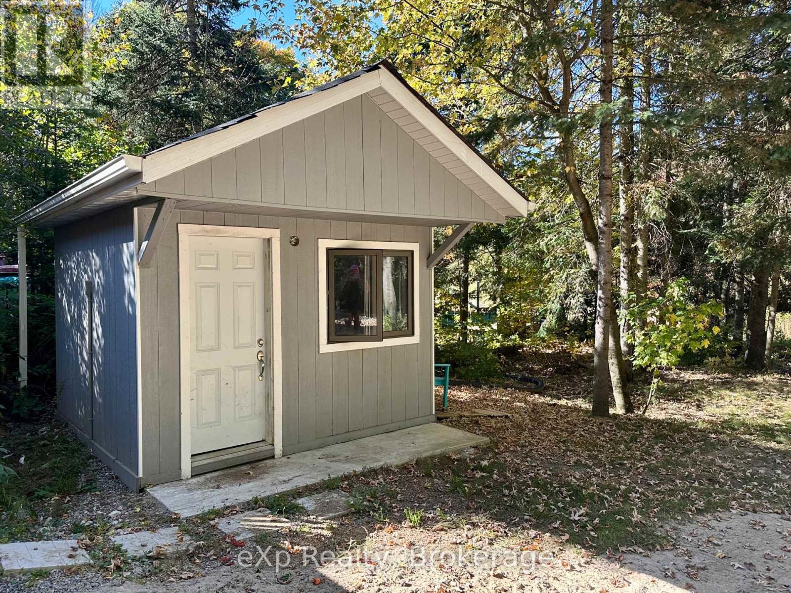 61 Robert Road W, Huntsville, Ontario  P1H 1L4 - Photo 26 - X12479184