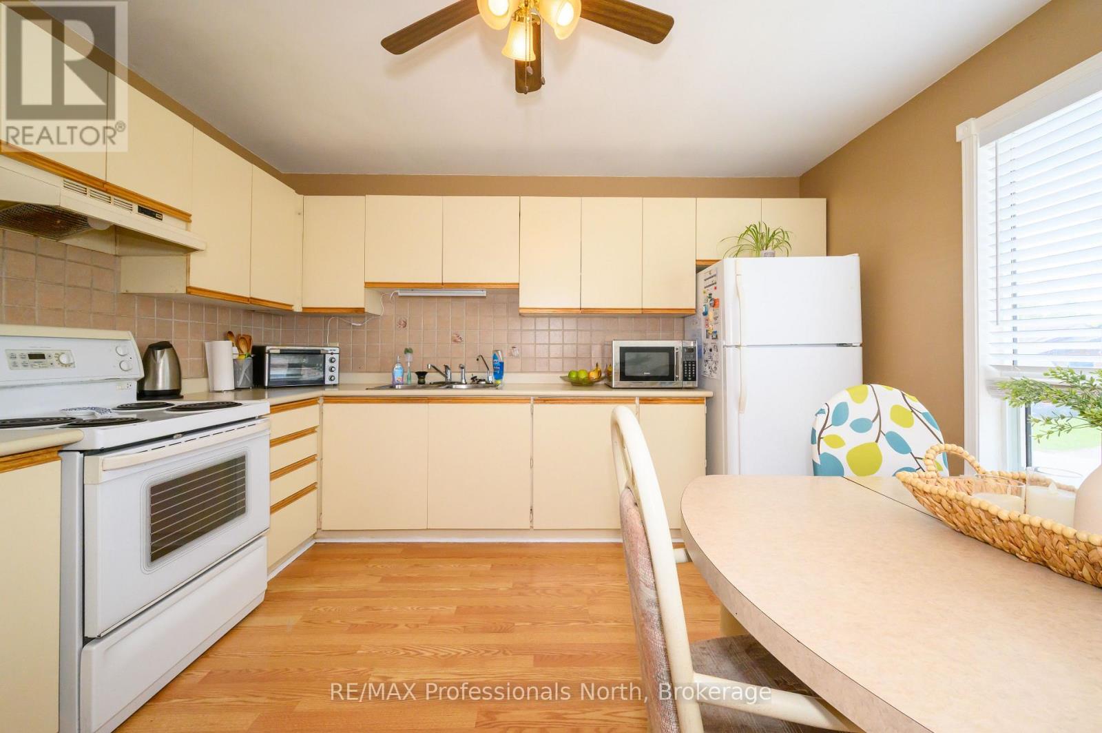 30 Sabrina Park Drive, Huntsville, Ontario  P1H 1L8 - Photo 9 - X12481787