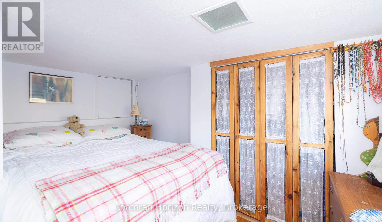 566 Hungry Bay Road W, Georgian Bay, Ontario  L0K 1S0 - Photo 27 - X12482370