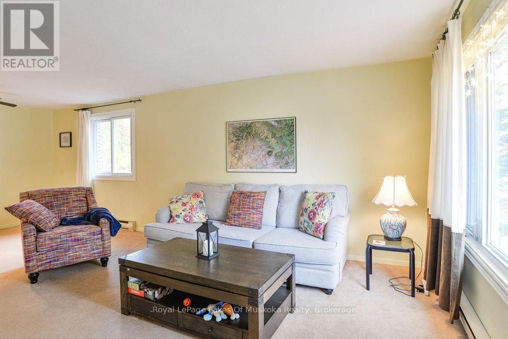 24 Dudley Drive, Bracebridge, Ontario  P1L 1K3 - Photo 4 - X12483046