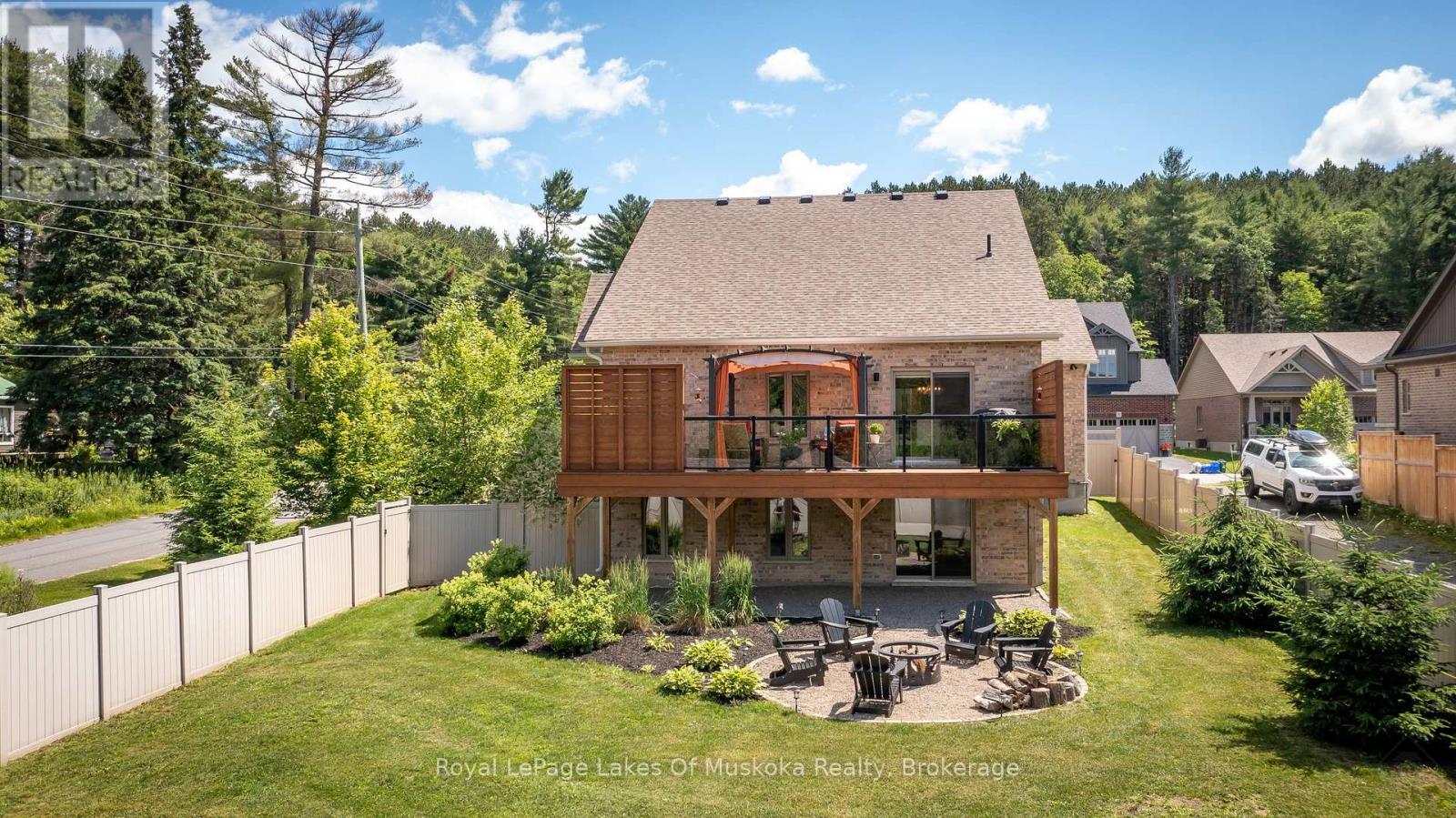 75 Selkirk Drive, Huntsville, Ontario  P1H 0C6 - Photo 13 - X12483299