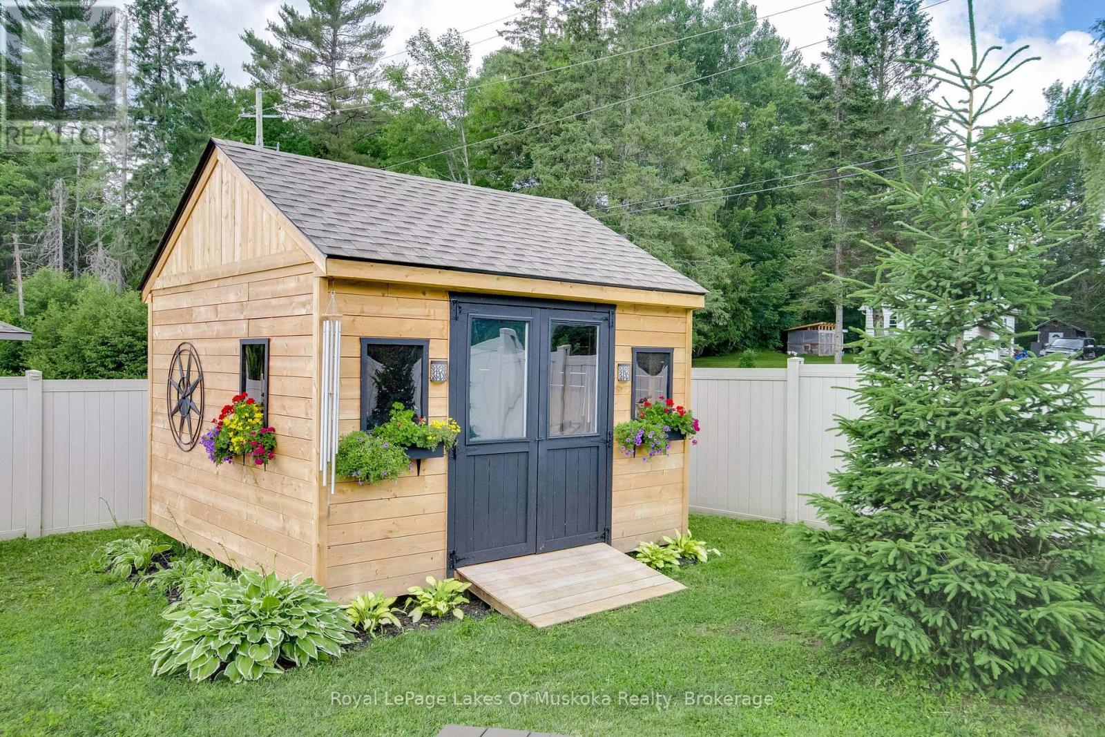 75 Selkirk Drive, Huntsville, Ontario  P1H 0C6 - Photo 14 - X12483299