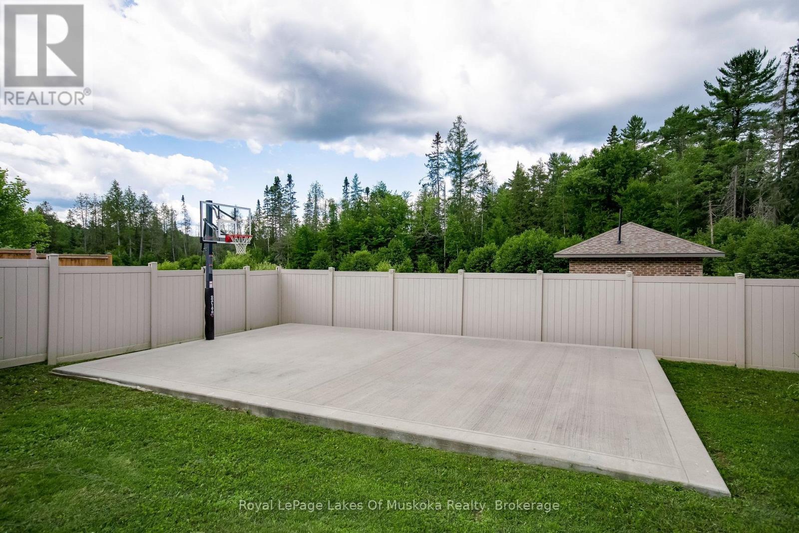 75 Selkirk Drive, Huntsville, Ontario  P1H 0C6 - Photo 15 - X12483299