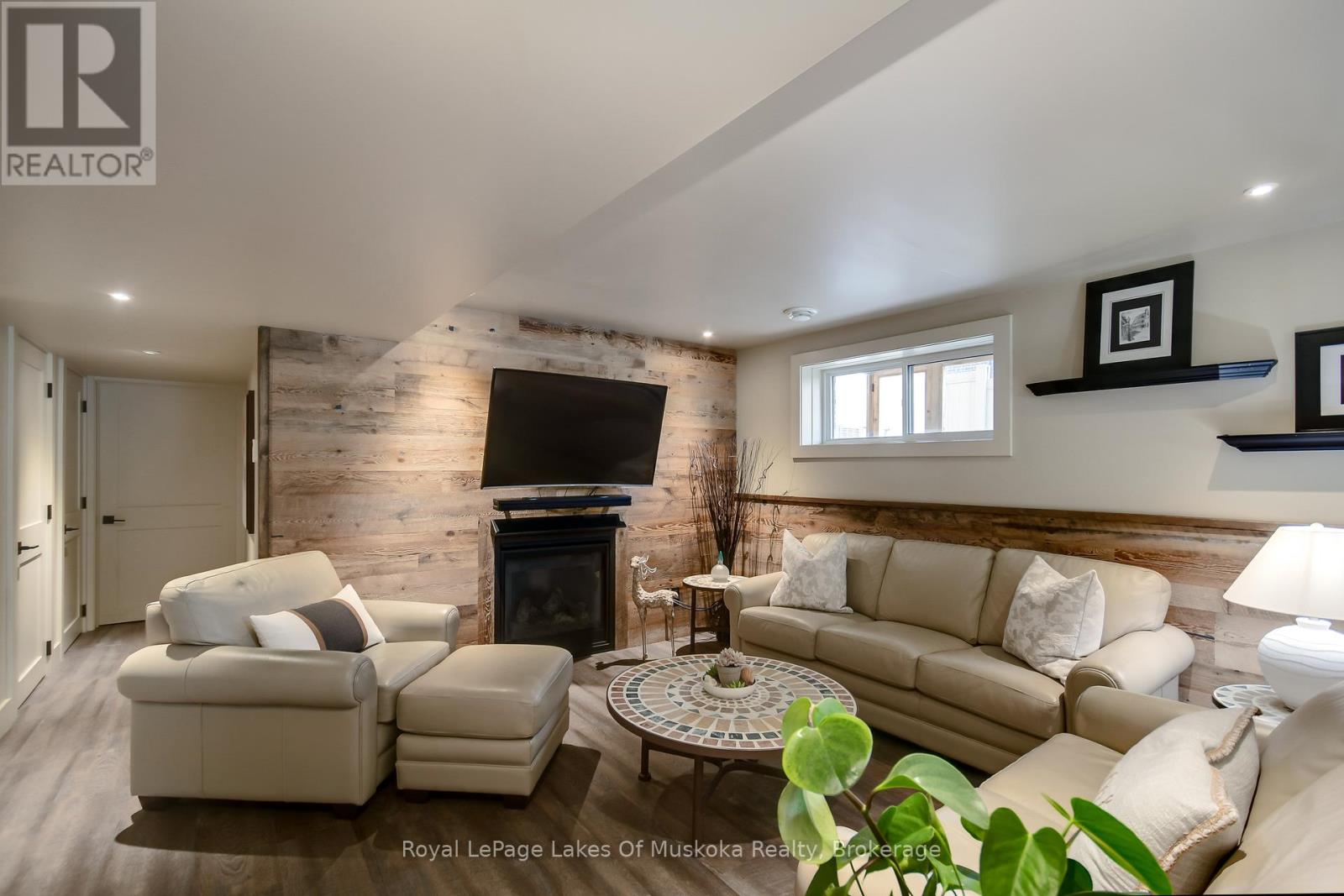 75 Selkirk Drive, Huntsville, Ontario  P1H 0C6 - Photo 33 - X12483299