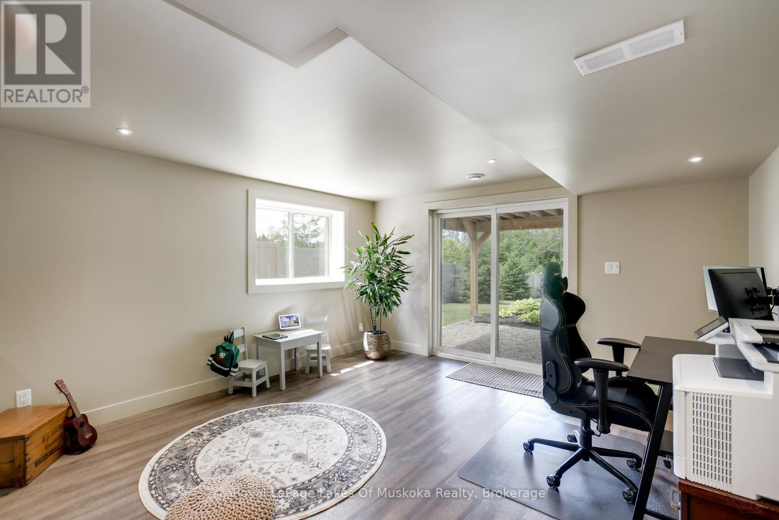 75 Selkirk Drive, Huntsville, Ontario  P1H 0C6 - Photo 36 - X12483299