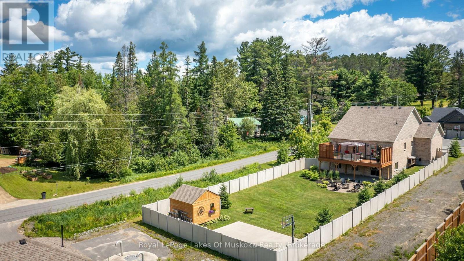 75 Selkirk Drive, Huntsville, Ontario  P1H 0C6 - Photo 38 - X12483299