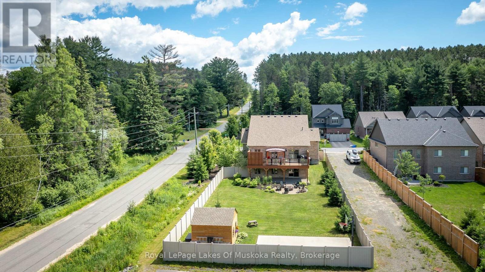 75 Selkirk Drive, Huntsville, Ontario  P1H 0C6 - Photo 43 - X12483299