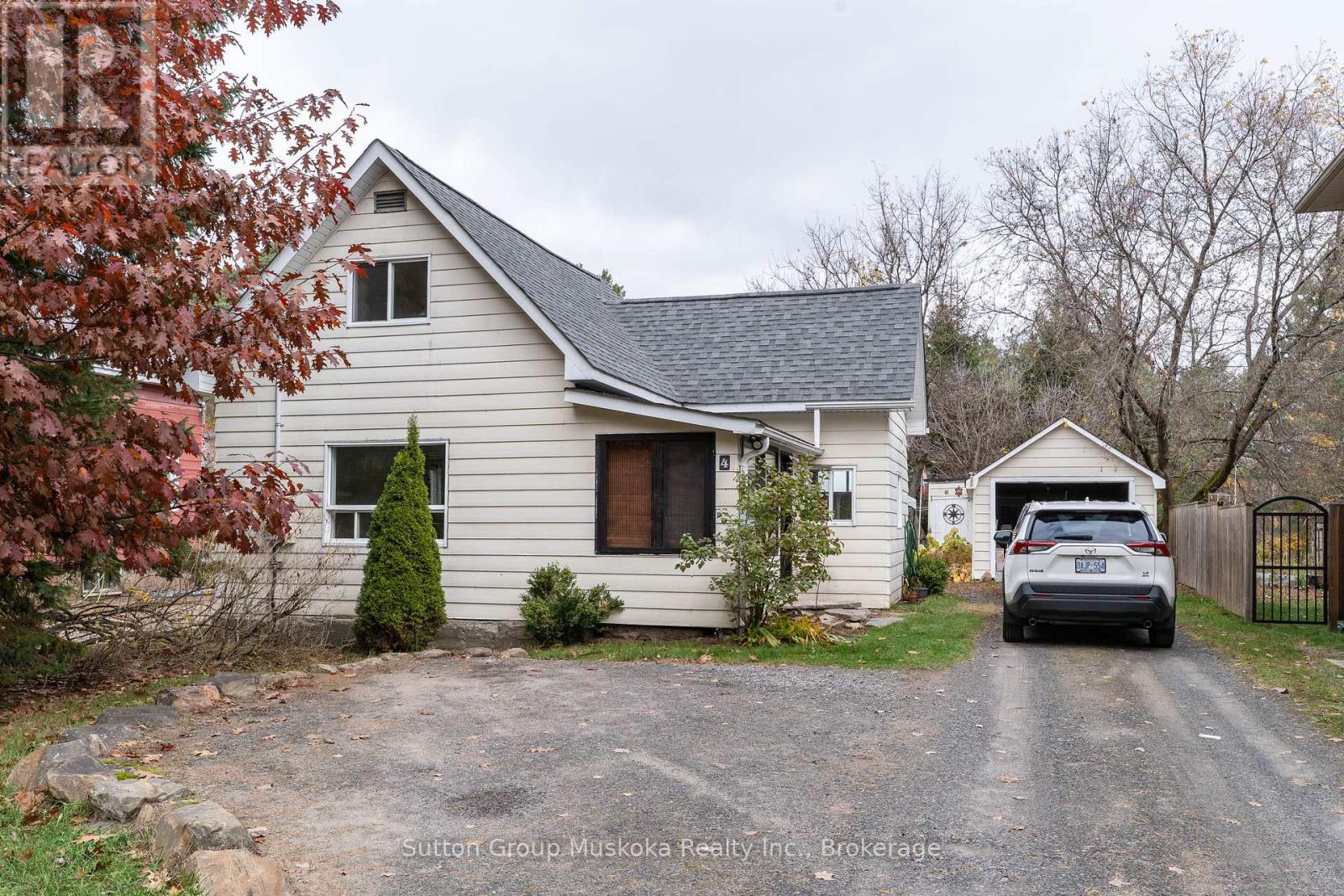 4 Thunder Bridge Court S, Huntsville, Ontario  P1H 1M1 - Photo 2 - X12483628