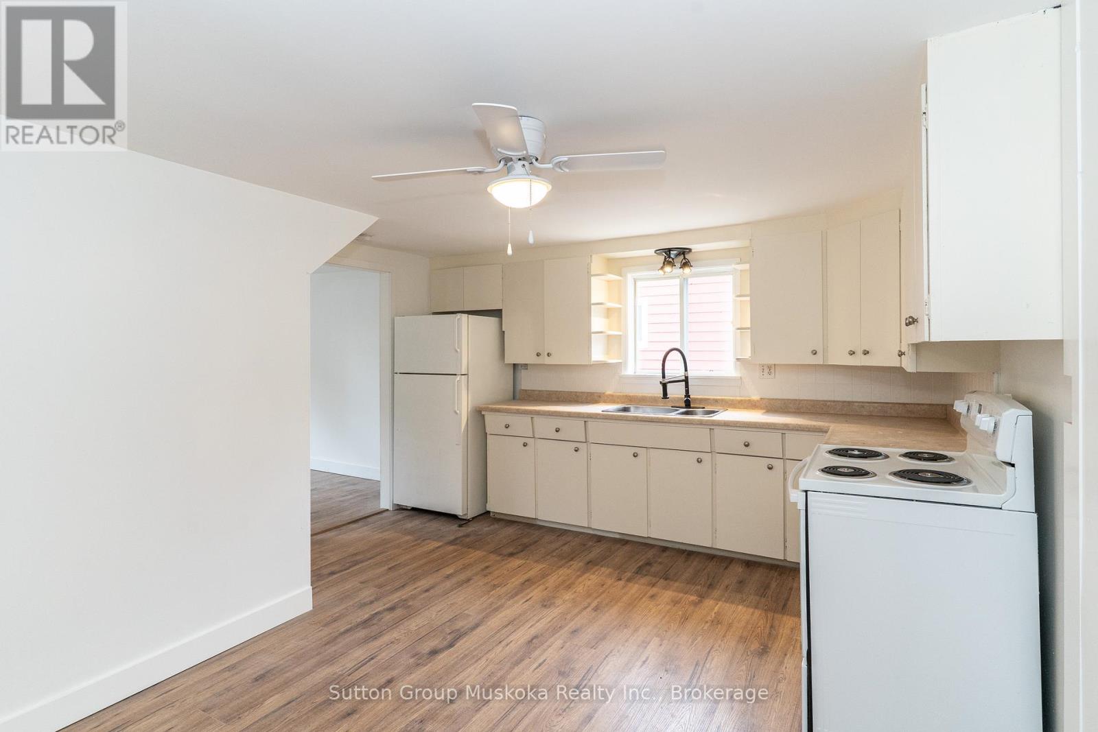 4 Thunder Bridge Court S, Huntsville, Ontario  P1H 1M1 - Photo 21 - X12483628