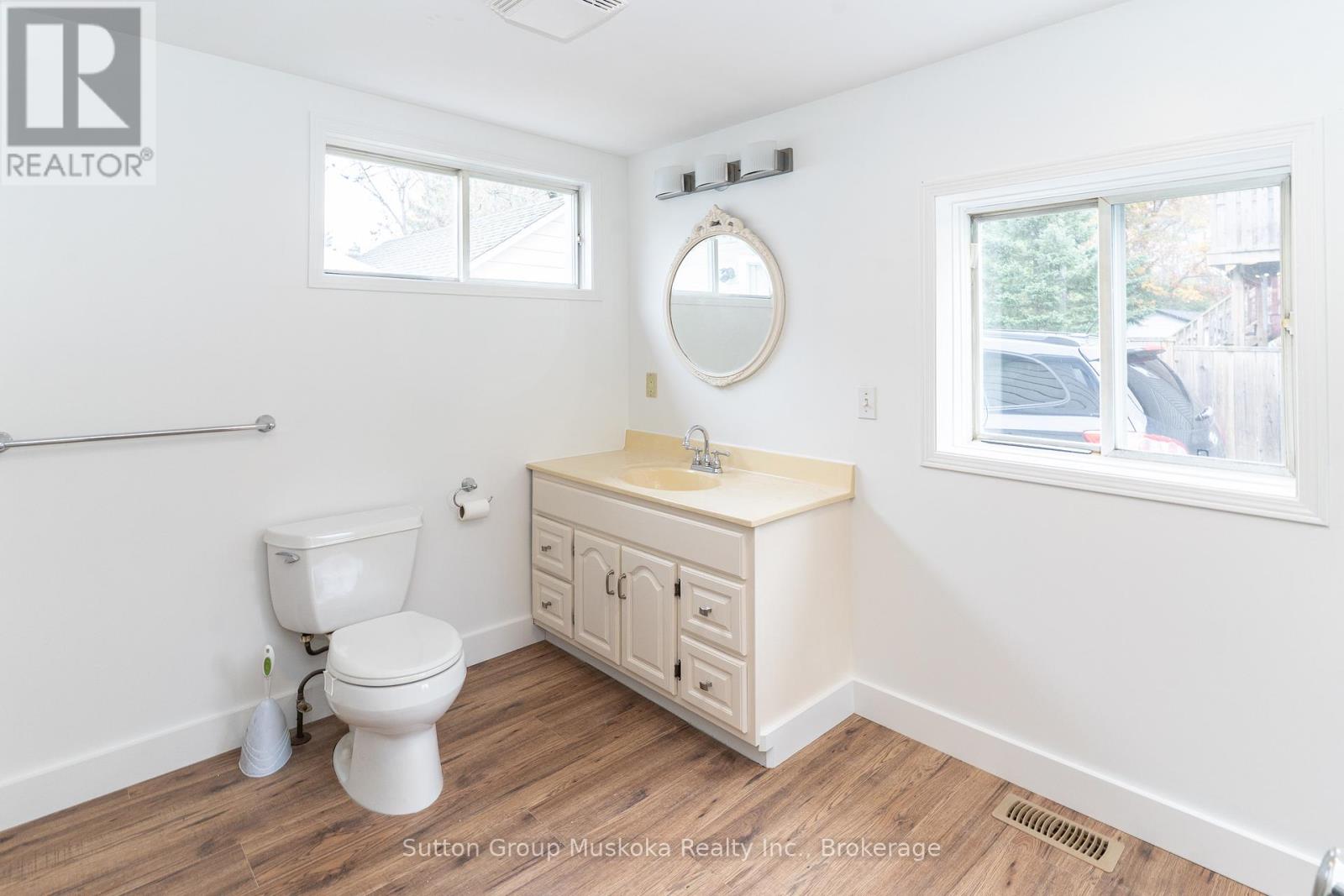 4 Thunder Bridge Court S, Huntsville, Ontario  P1H 1M1 - Photo 22 - X12483628