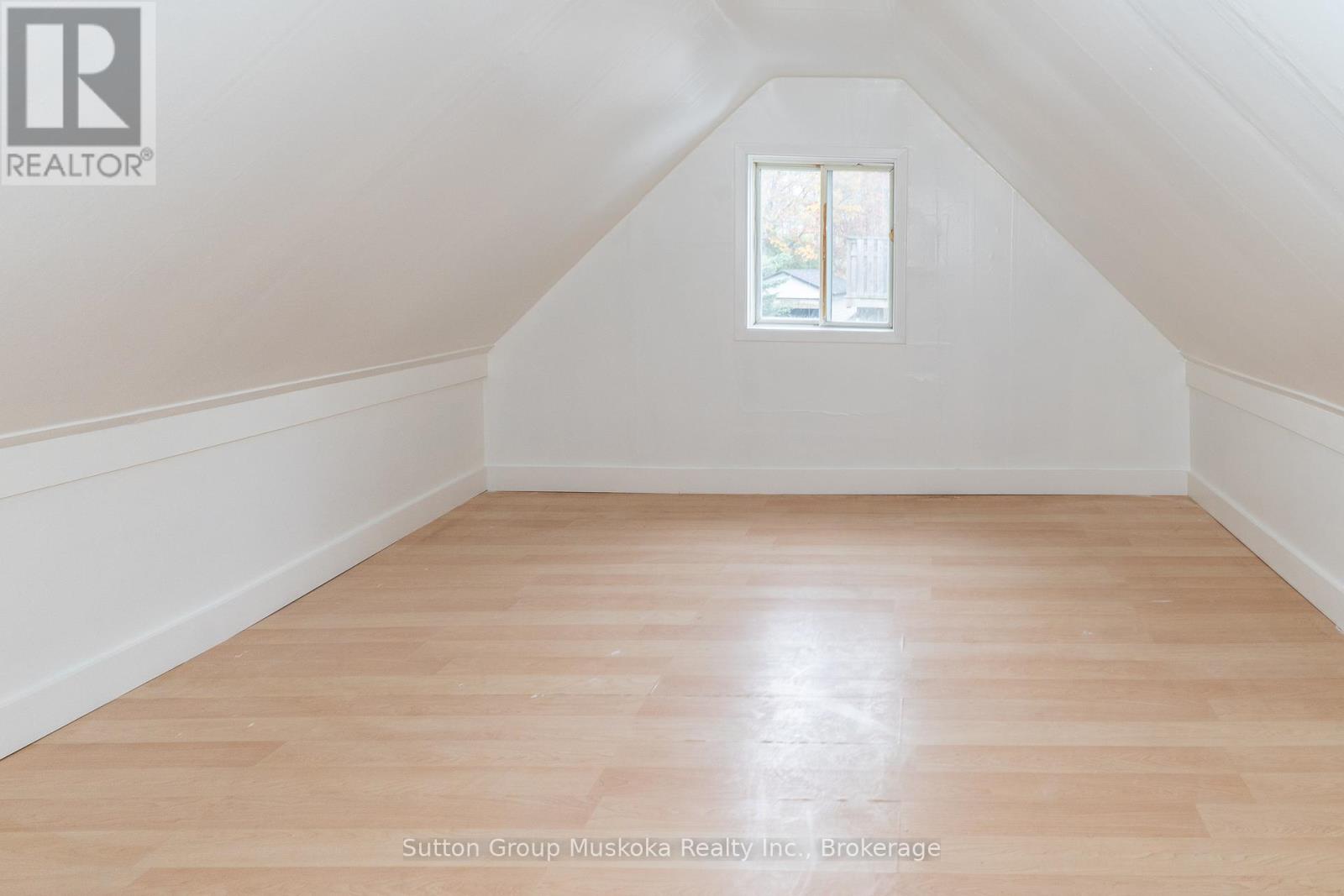 4 Thunder Bridge Court S, Huntsville, Ontario  P1H 1M1 - Photo 27 - X12483628