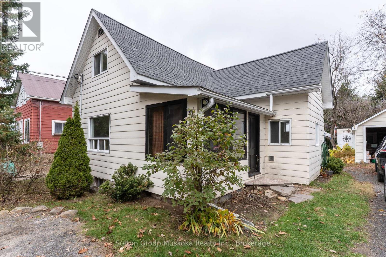 4 Thunder Bridge Court S, Huntsville, Ontario  P1H 1M1 - Photo 3 - X12483628