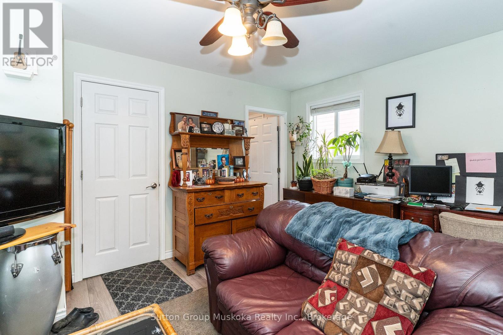 4 Thunder Bridge Court S, Huntsville, Ontario  P1H 1M1 - Photo 9 - X12483628