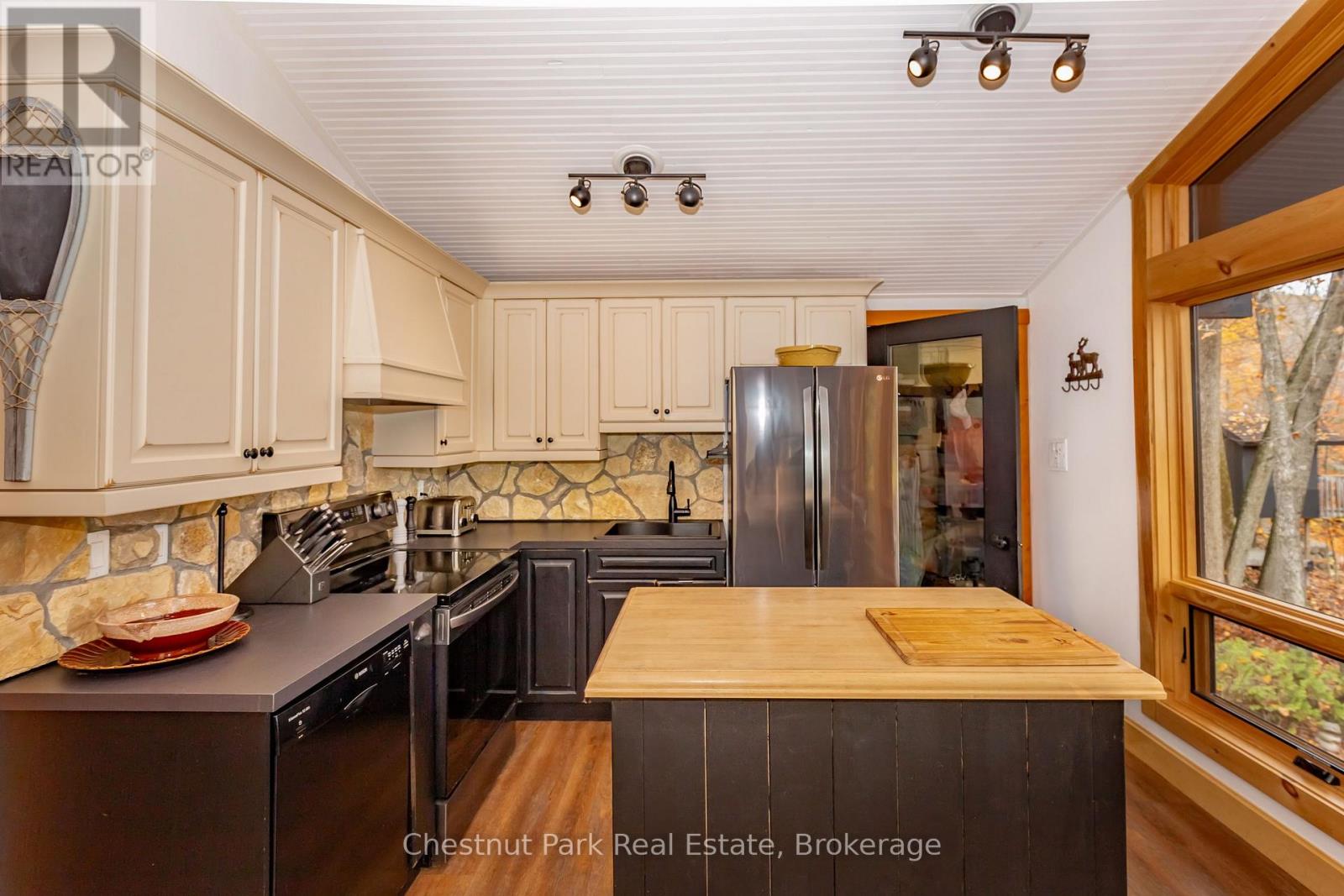 305 Salmon Lake Road, Seguin, Ontario  P2A 0B2 - Photo 8 - X12483758