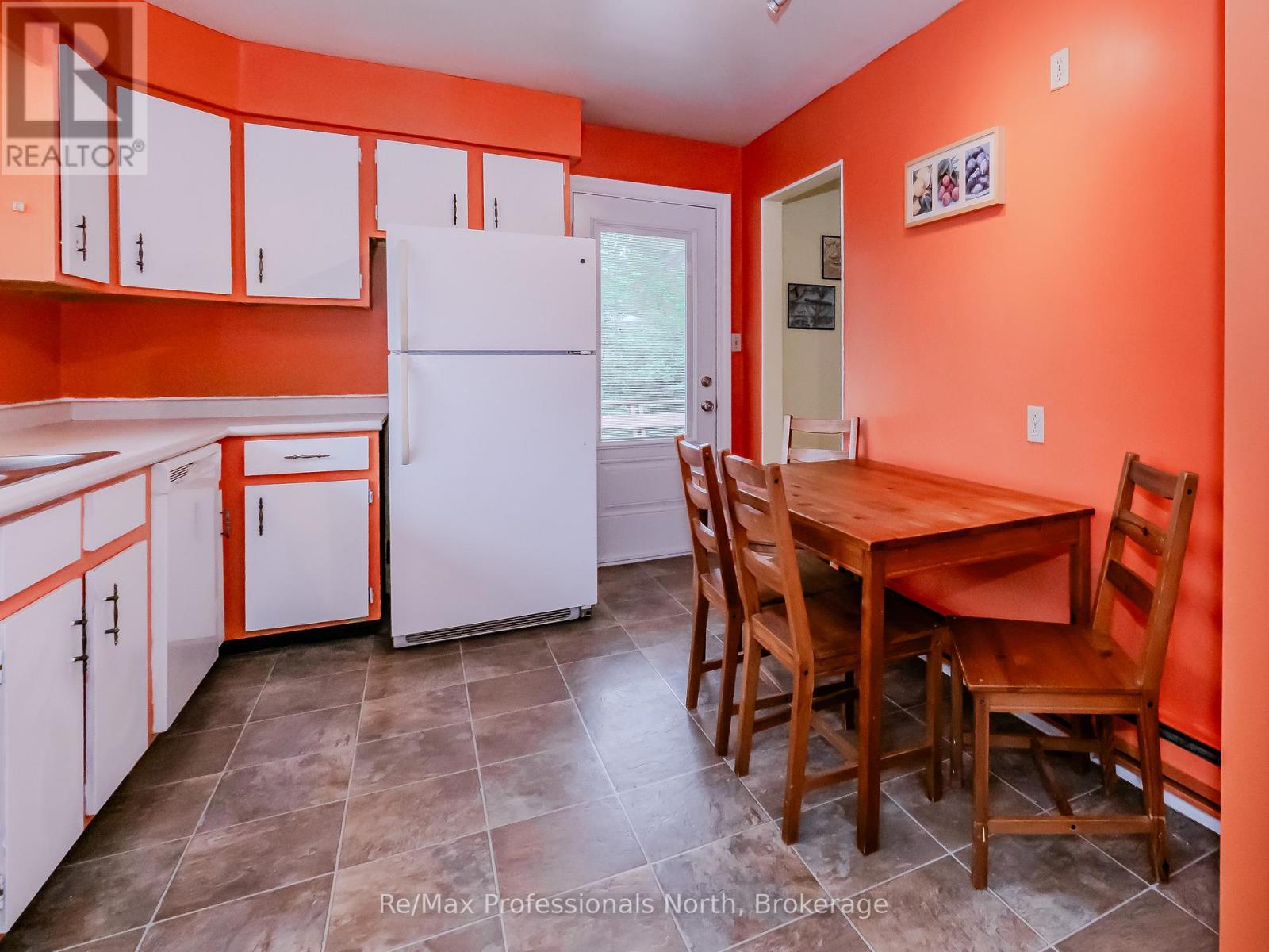 600 David Street, Gravenhurst, Ontario  P1P 1M2 - Photo 11 - X12484915