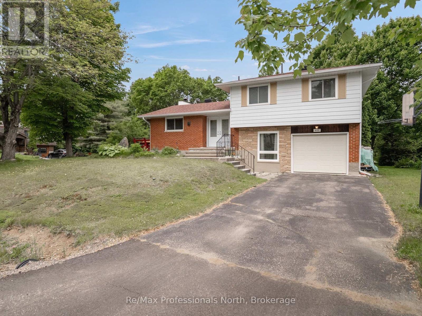 600 David Street, Gravenhurst, Ontario  P1P 1M2 - Photo 2 - X12484915