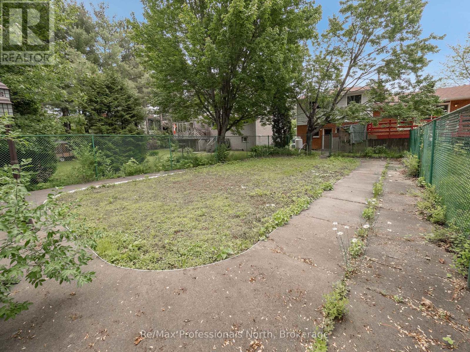 600 David Street, Gravenhurst, Ontario  P1P 1M2 - Photo 36 - X12484915