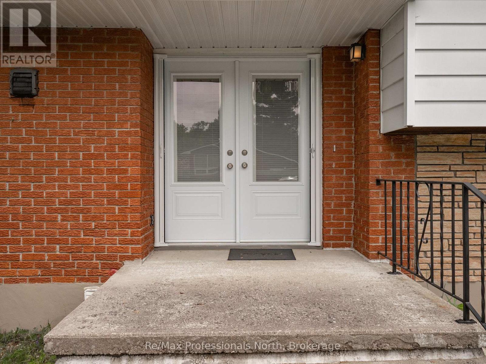 600 David Street, Gravenhurst, Ontario  P1P 1M2 - Photo 6 - X12484915