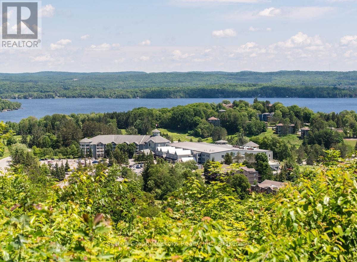 402 - 402 Bayshore - Deerhurst Drive, Huntsville, Ontario  P1H 2E8 - Photo 2 - X12485746